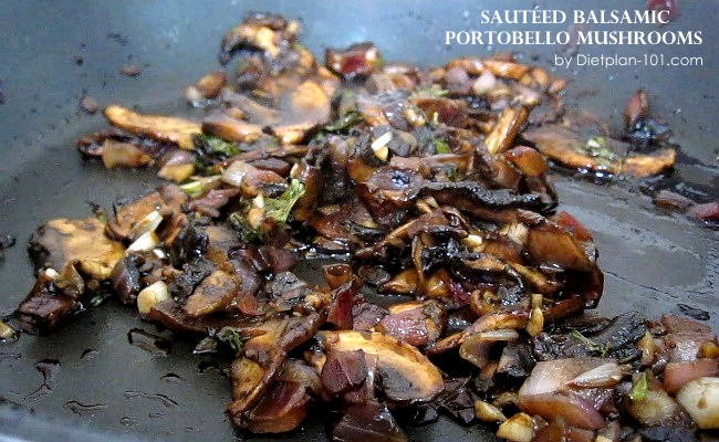 sautéed-balsamic-portobello-mushrooms-pan